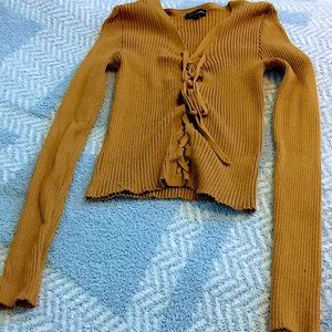 Mustard colored shirt Medium